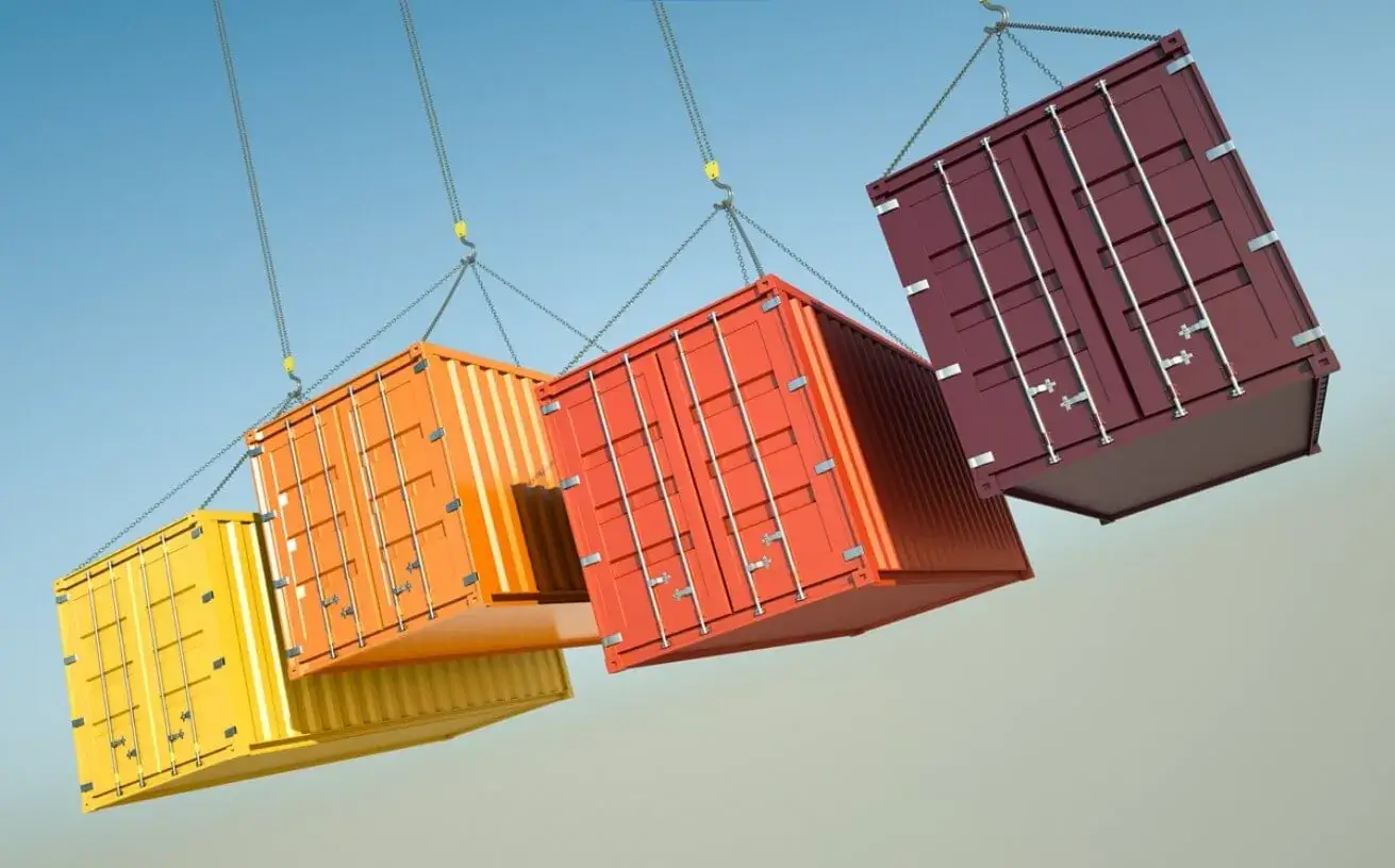 how many 40ft containers fit on a cargo ship